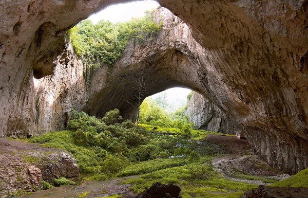 Деветашка пещера в Болгарии